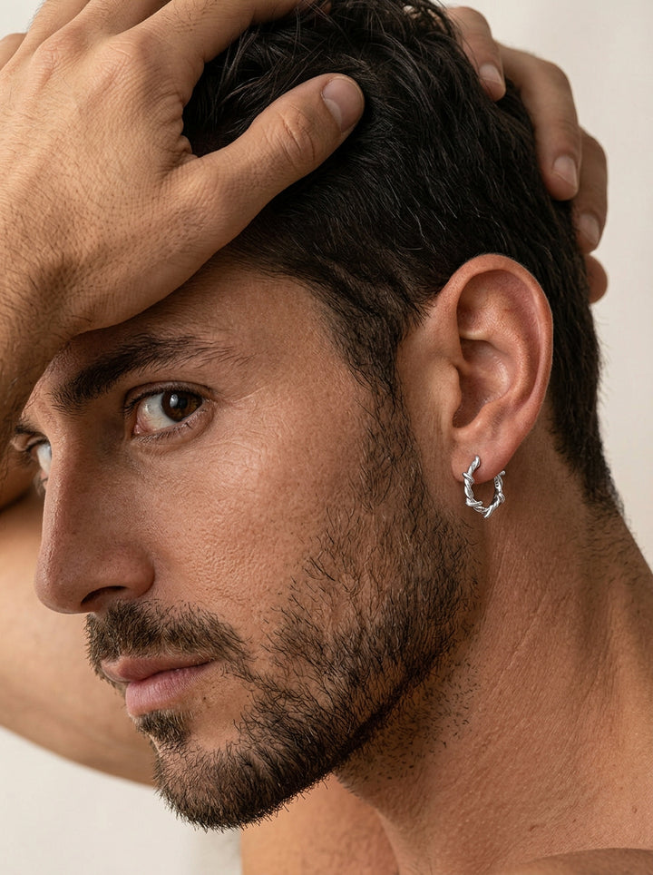 Geometrischer Silber Ear Cuff – Minimal Titanstahl Ohrmanschette