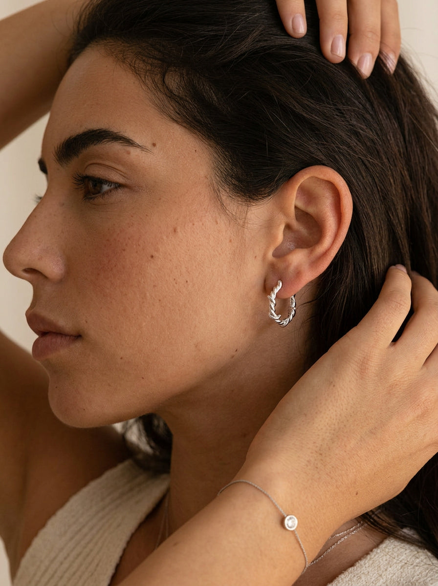 Geometrischer Silber Ear Cuff – Minimal Titanstahl Ohrmanschette