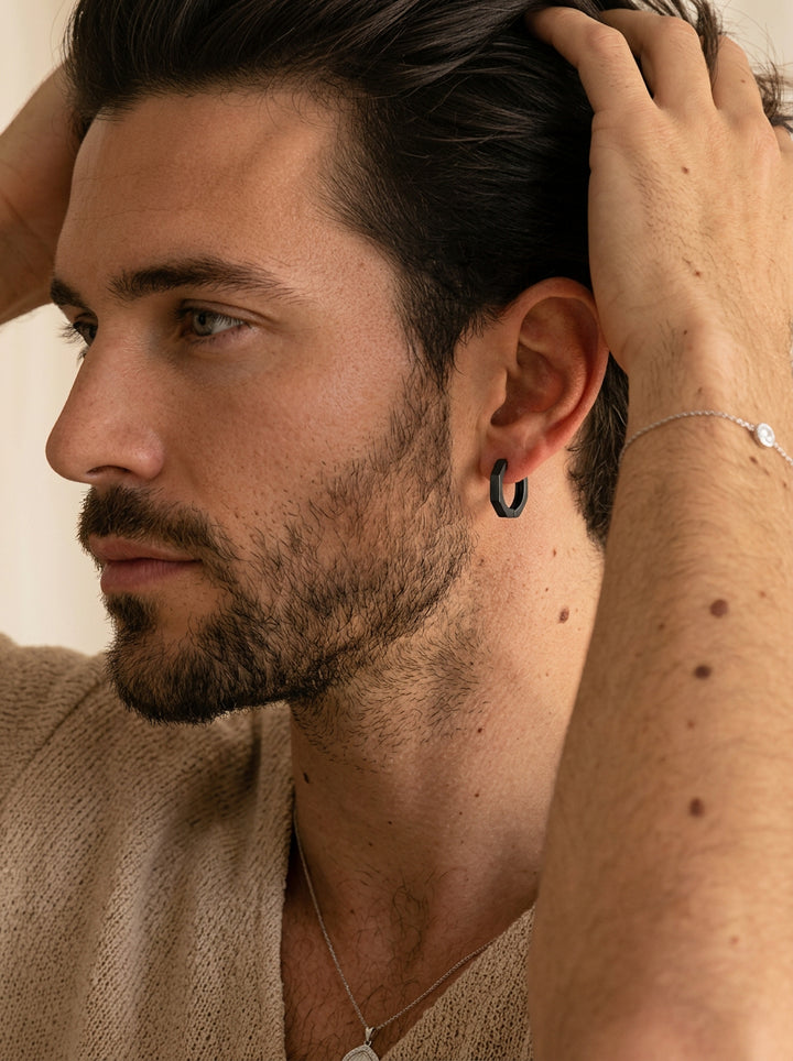 Minimalistischer geometrischer Ear Cuff – Titanstahl Ohrmanschette Schwarz - Unisex