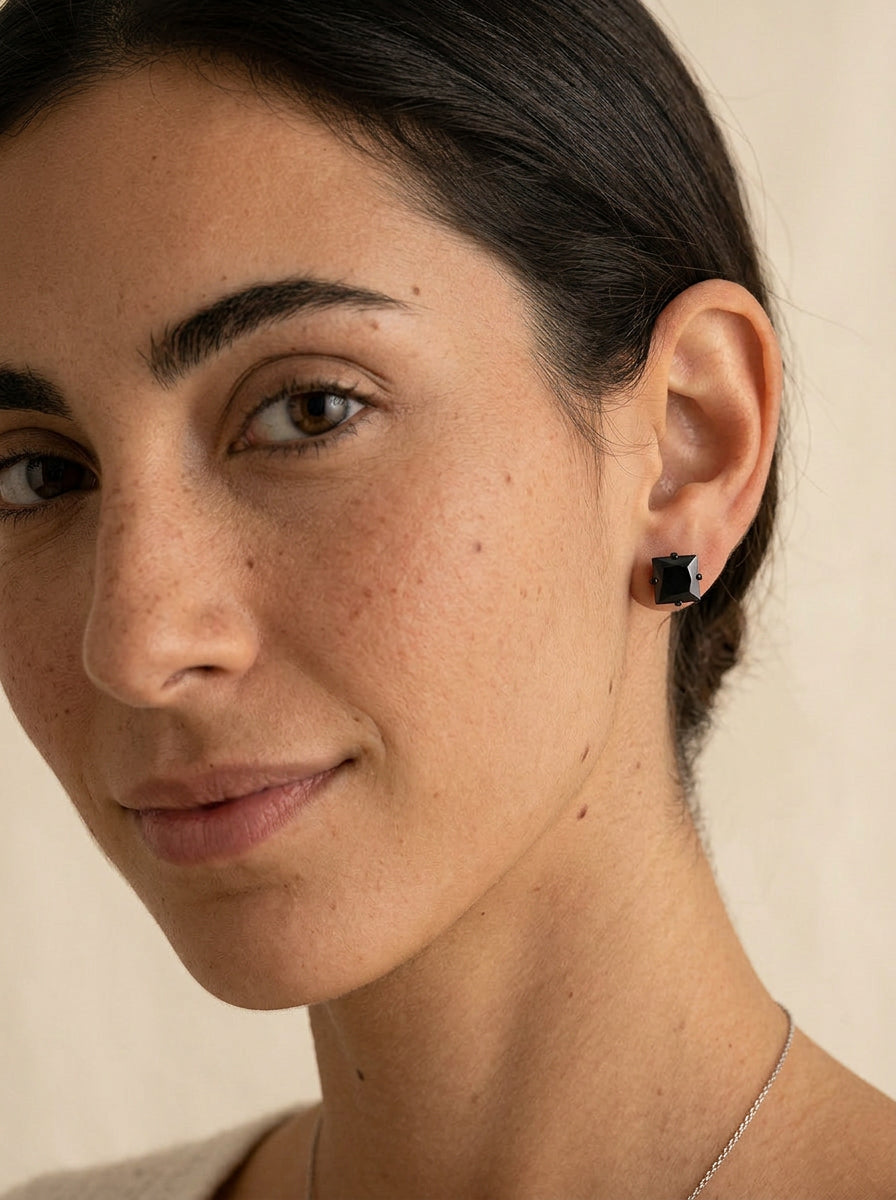 Quadratische & Runde Ohrstecker mit Zirkonia – Edelstahl – Minimalistischer Schmuck -
