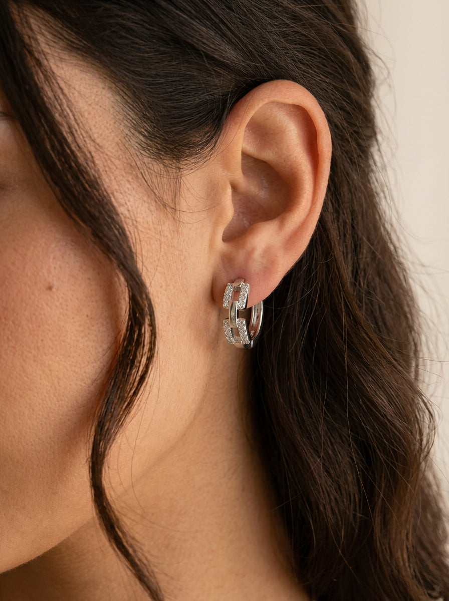 Trendy 925 Sterling Silber Kettenglied-Quadrat-Ohrstecker für Damen mit eingefasstem Zirkonia – Minimalistische geometrische Huggie-Ohrstecker, hypoallergen