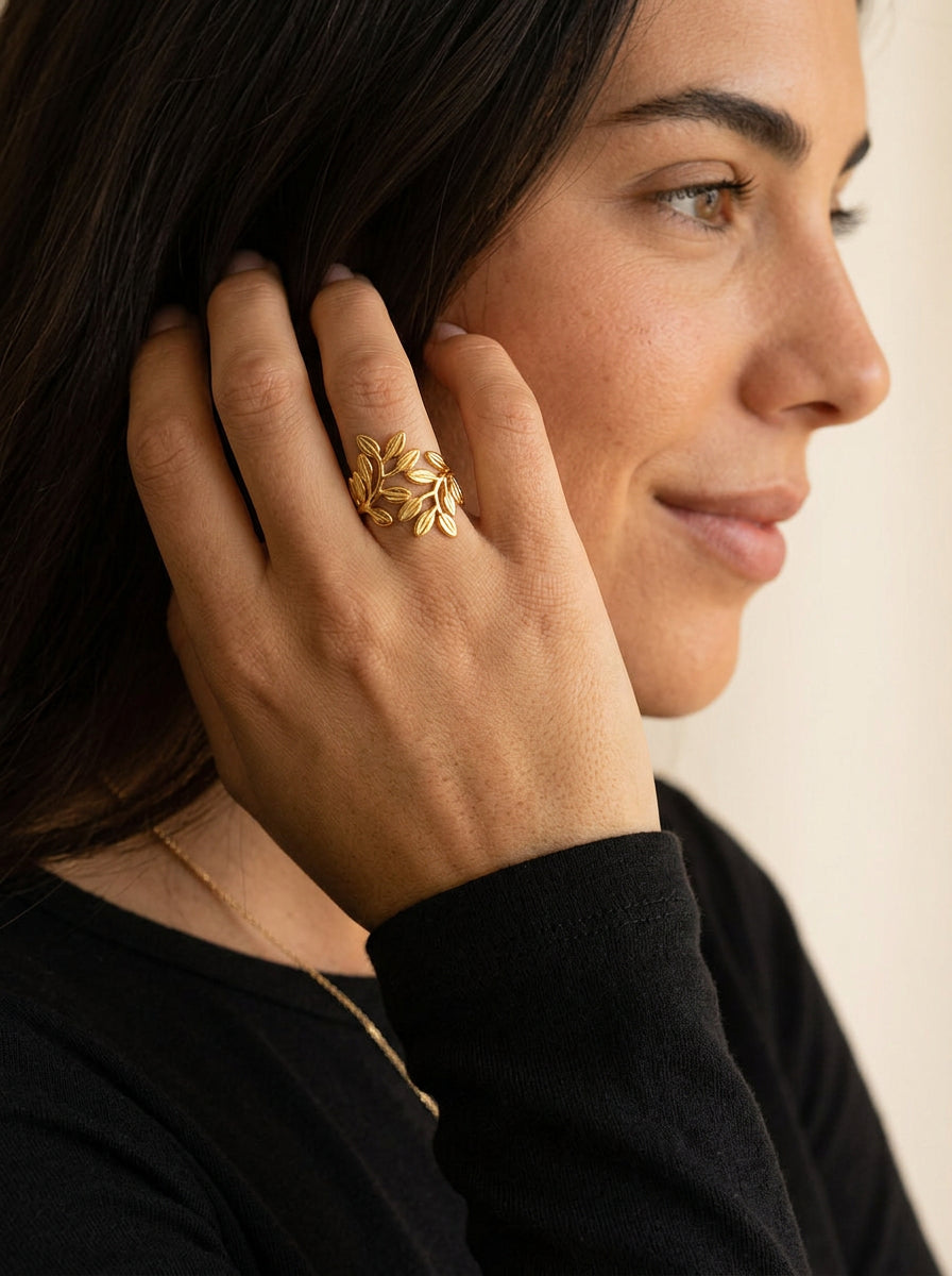 Geometrischer Damenring aus Edelstahl – Offener Ring mit edlem Gold-Finish