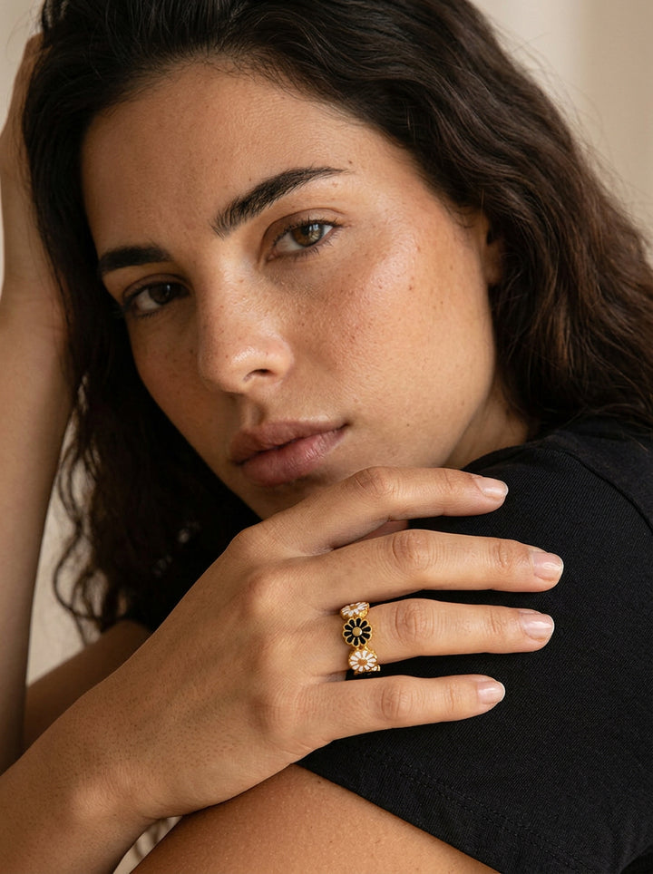 Flower – 18K Gold plattiert mit Emaille und Marmor-Optik, elegantes Design