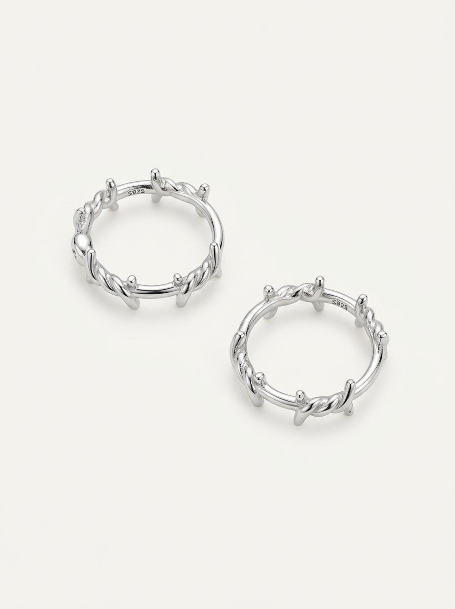 Geometrischer Silber Ear Cuff – Minimal Titanstahl Ohrmanschette